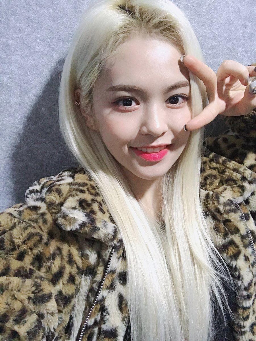 Twitter.com/EVERGLOW_twt