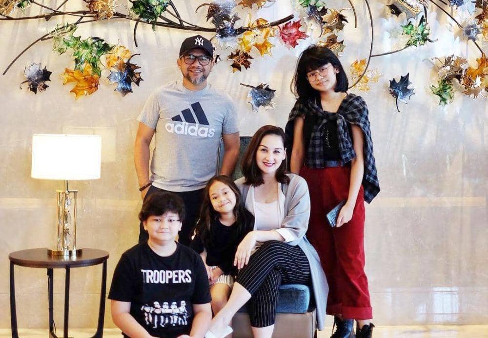 instagram.com/monaratuliu