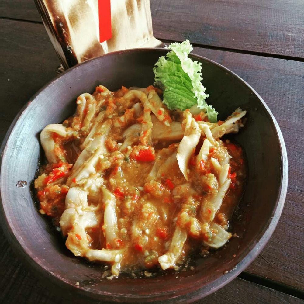 instagram.com/11.12_cafe_cepogo