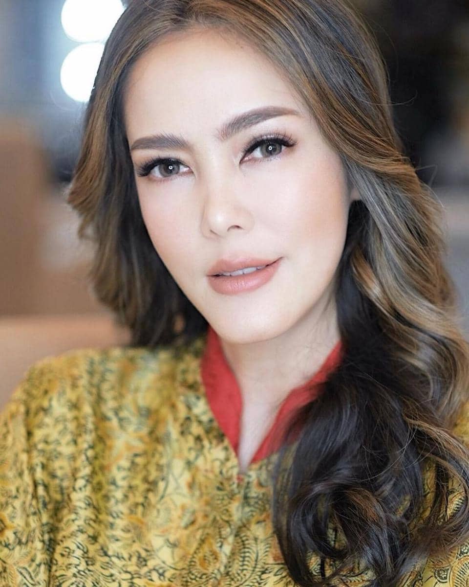 instagram.com/cathysharon