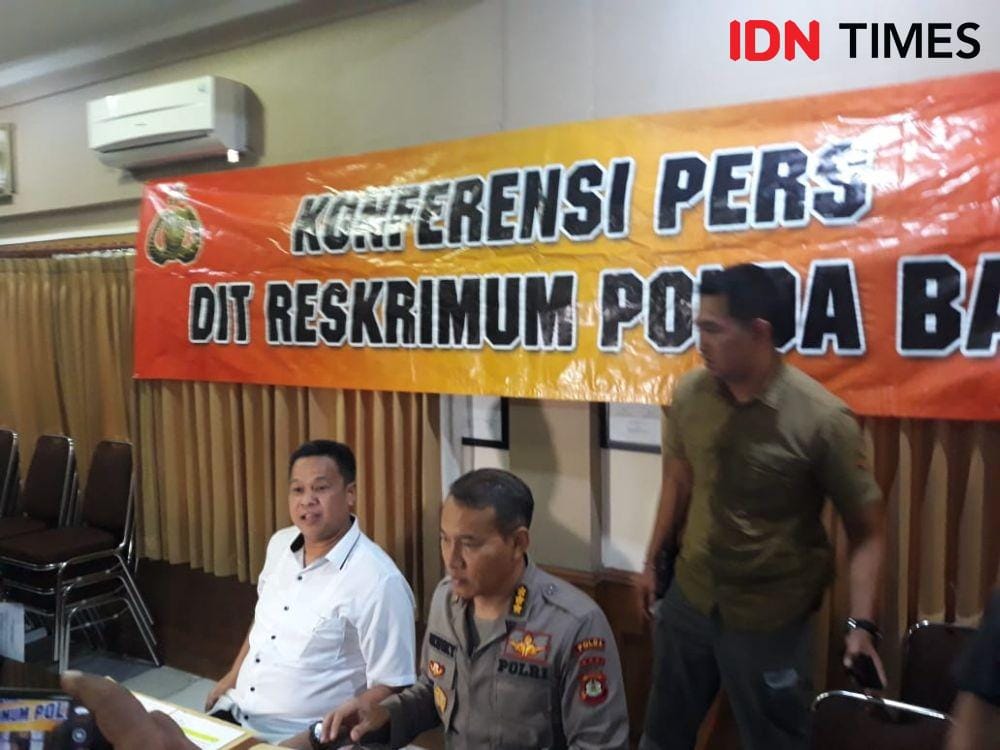 Baju putih: Direktur Reskrimum Polda Bali, Kombes Andi Fairan. (IDN Times/Imam Rosidin)