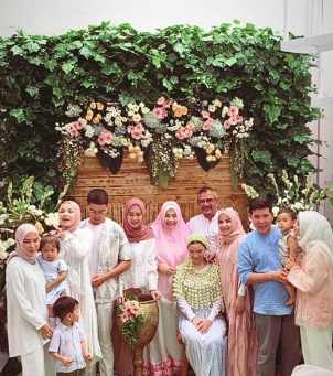 instagram.com/taniaraymina