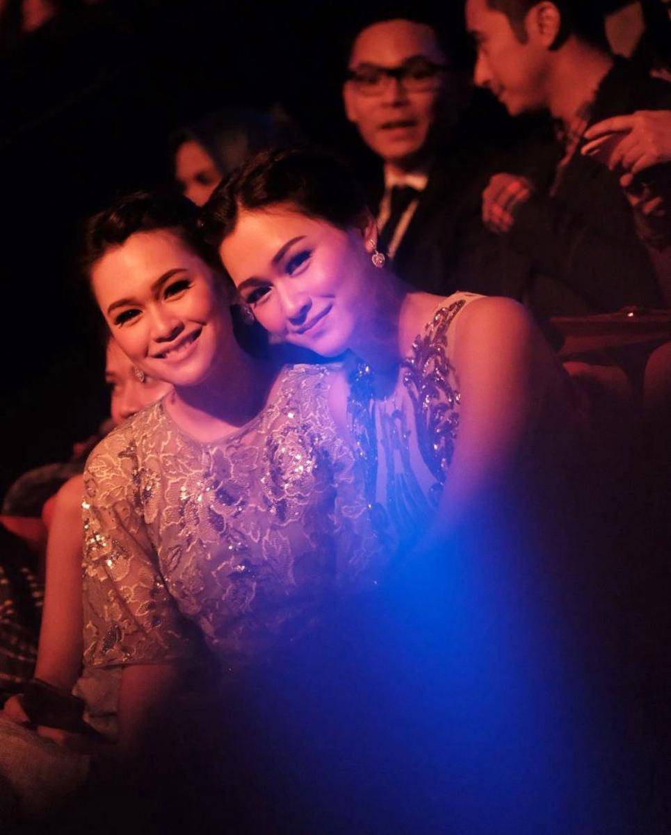 Instagram.com/twindyrarasati