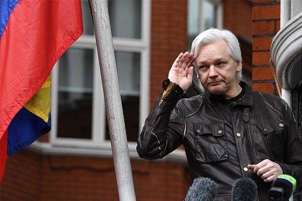 (Pendiri Wikileaks Julian Assange) www.2gb.com