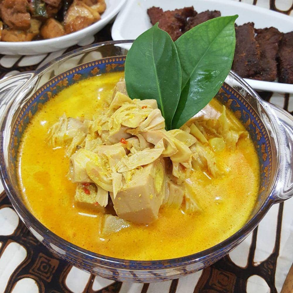 instagram.com/elisabeth_irvianty