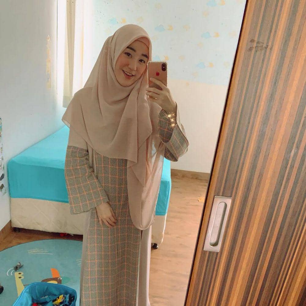 instagram.com/larissachou