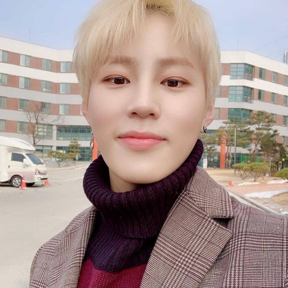 Instagram.com/official.hasungwoon