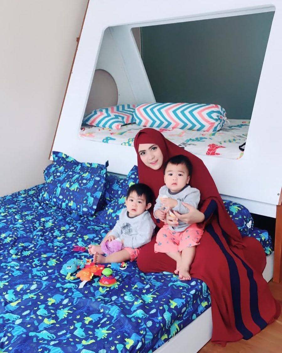 instagram.com/apriljasmine85