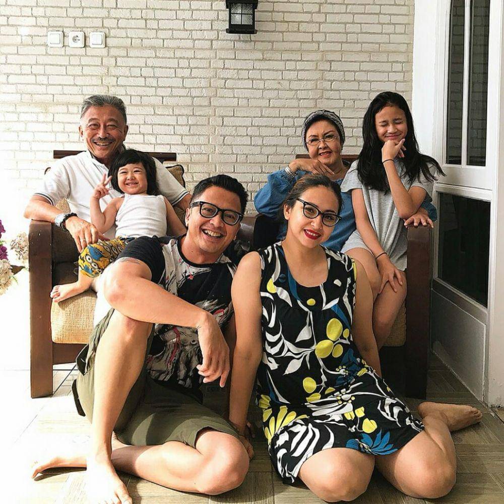 instagram.com/deswitamaharani80