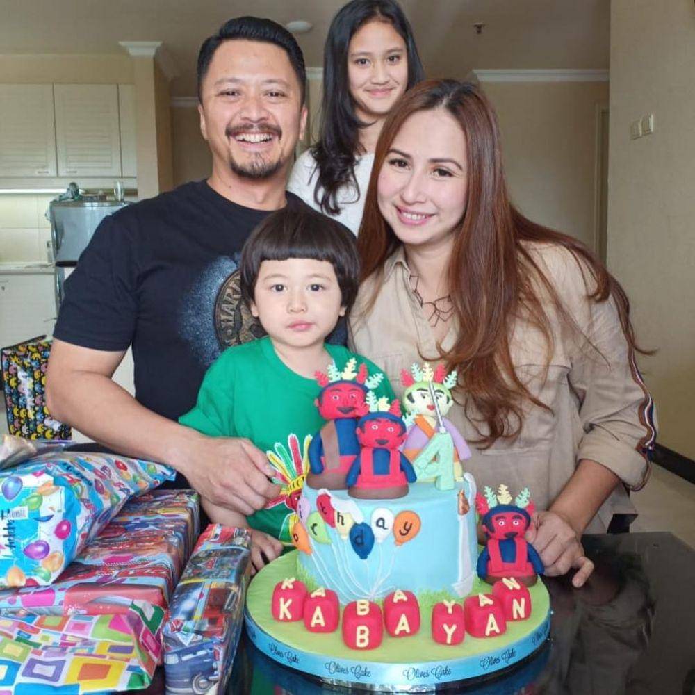 instagram.com/deswitamaharani80