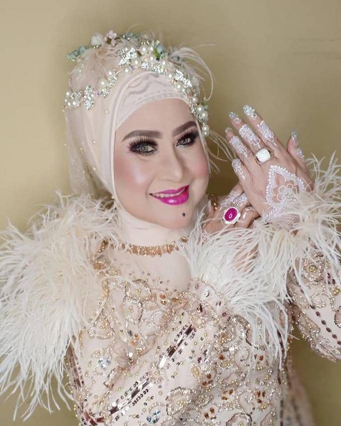 instagram.com/elvy_sukaesih/