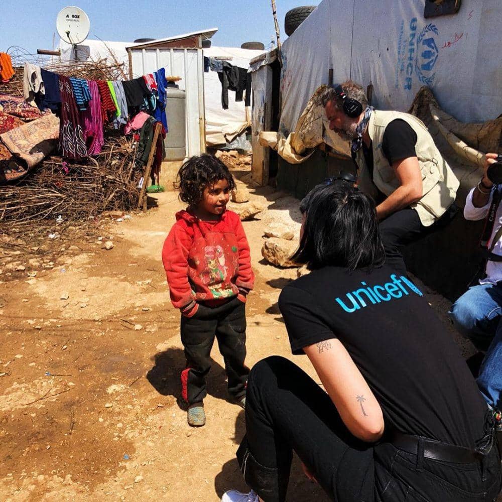 instagram.com/dualipa