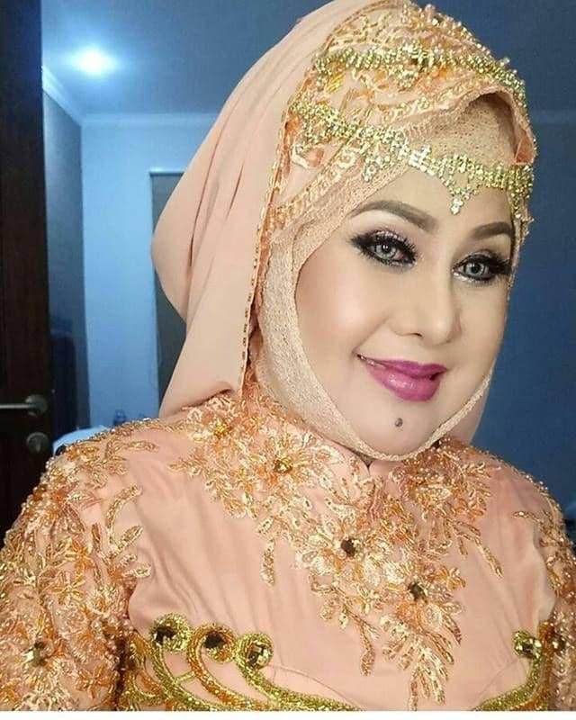 instagram.com/elvy_sukaesih/