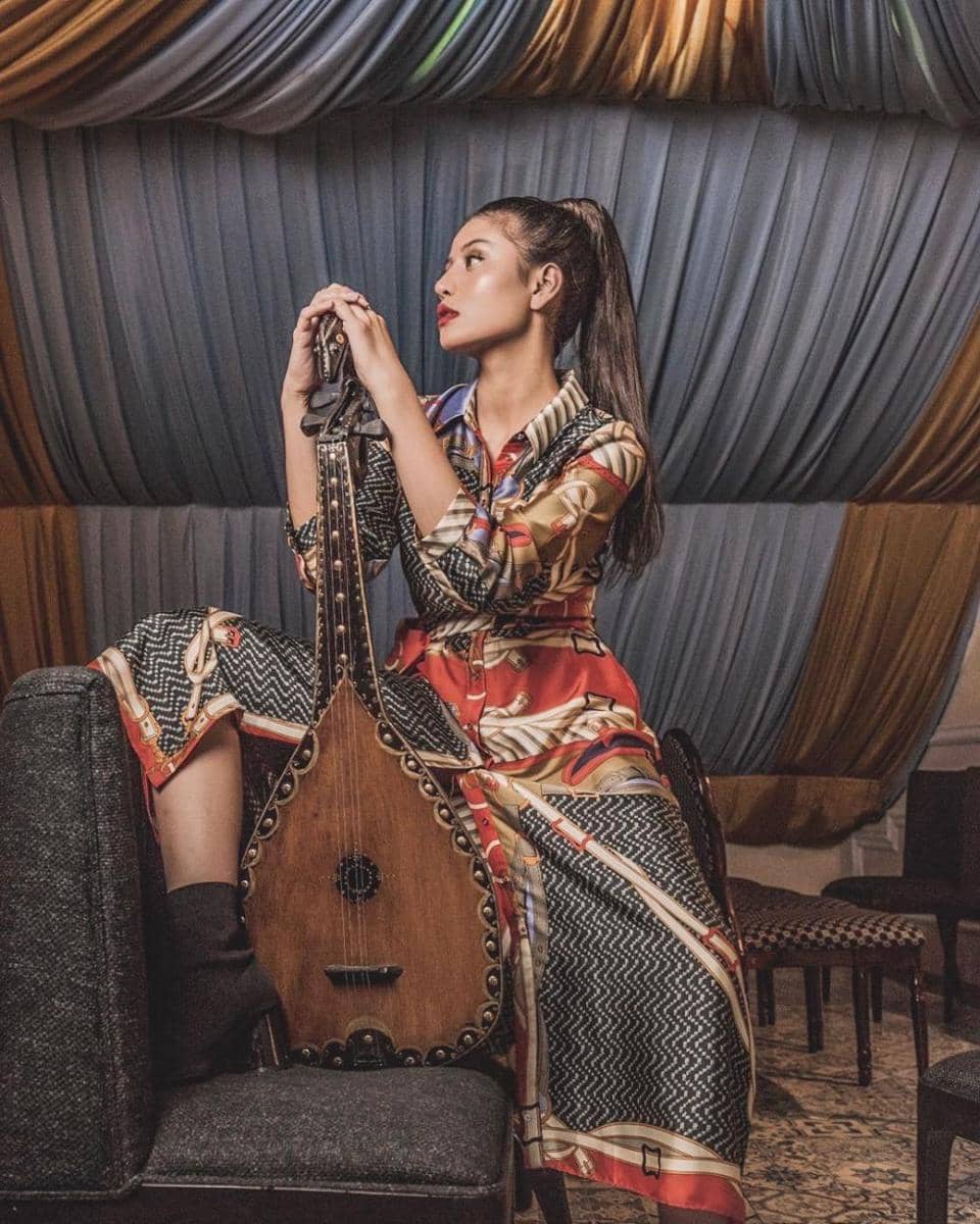 instagram.com/awkarin