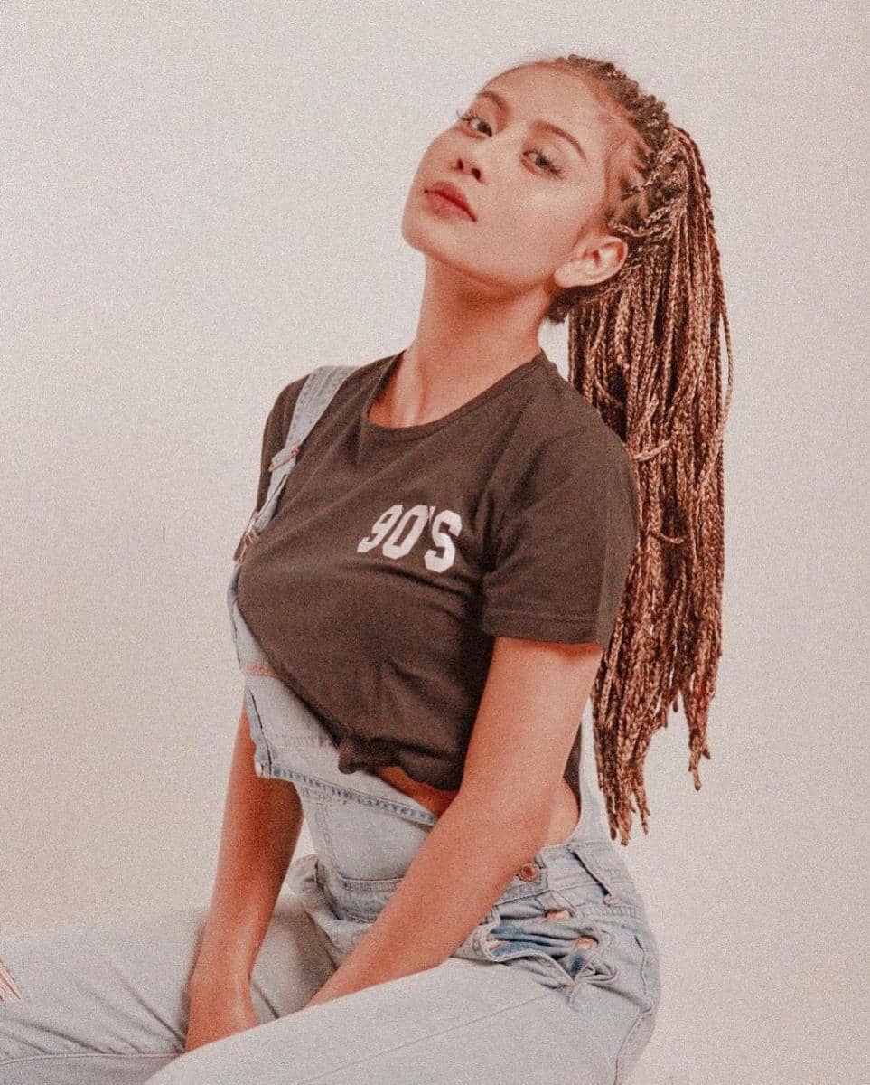 instagram.com/awkarin