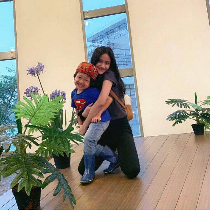 instagram.com/deswitamaharani80