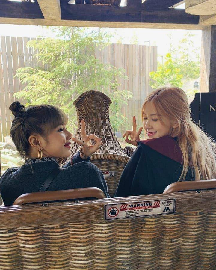 instagram.com/lalalalisa_m