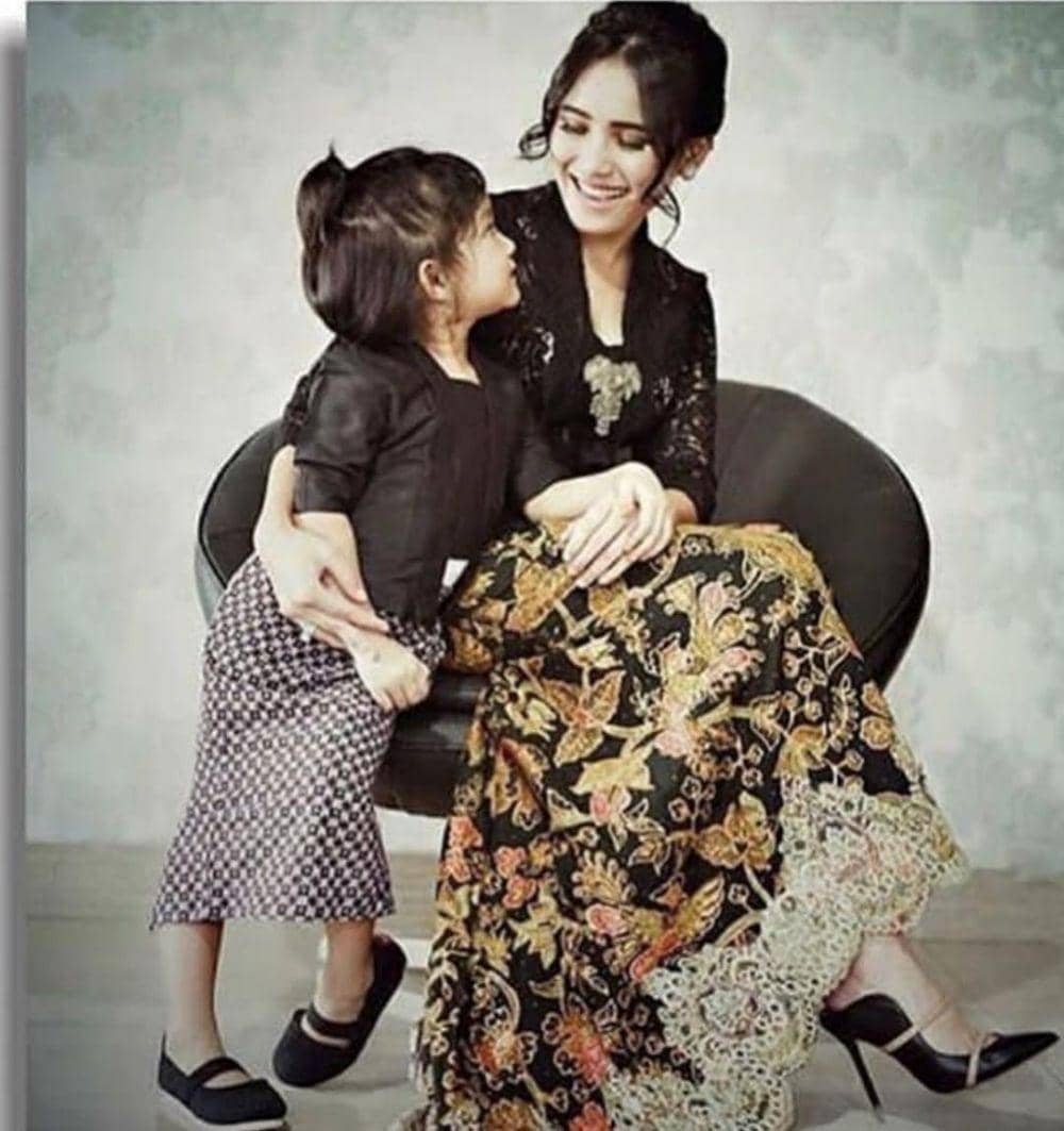 instagram.com/ayutingting92