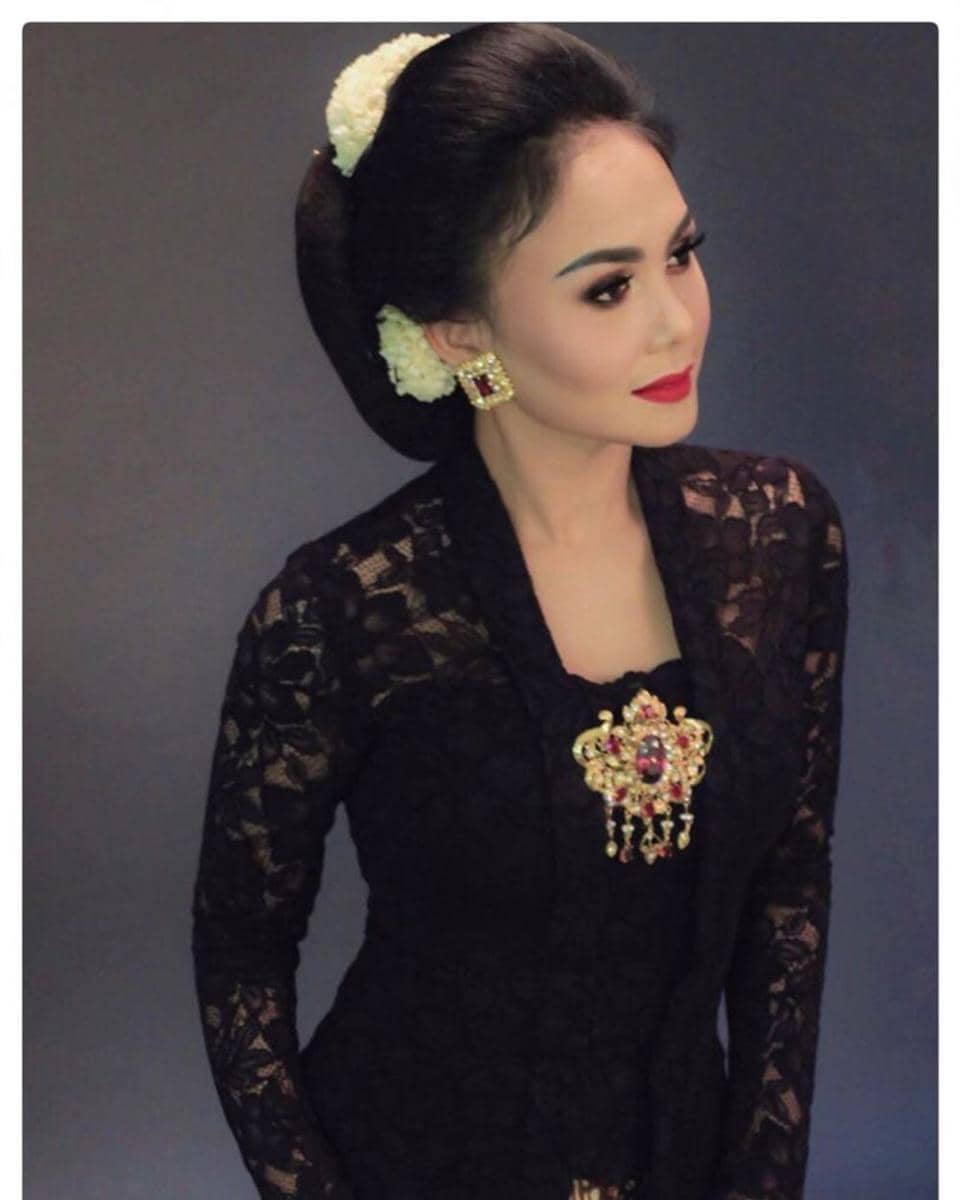 instagram.com/yunishara36