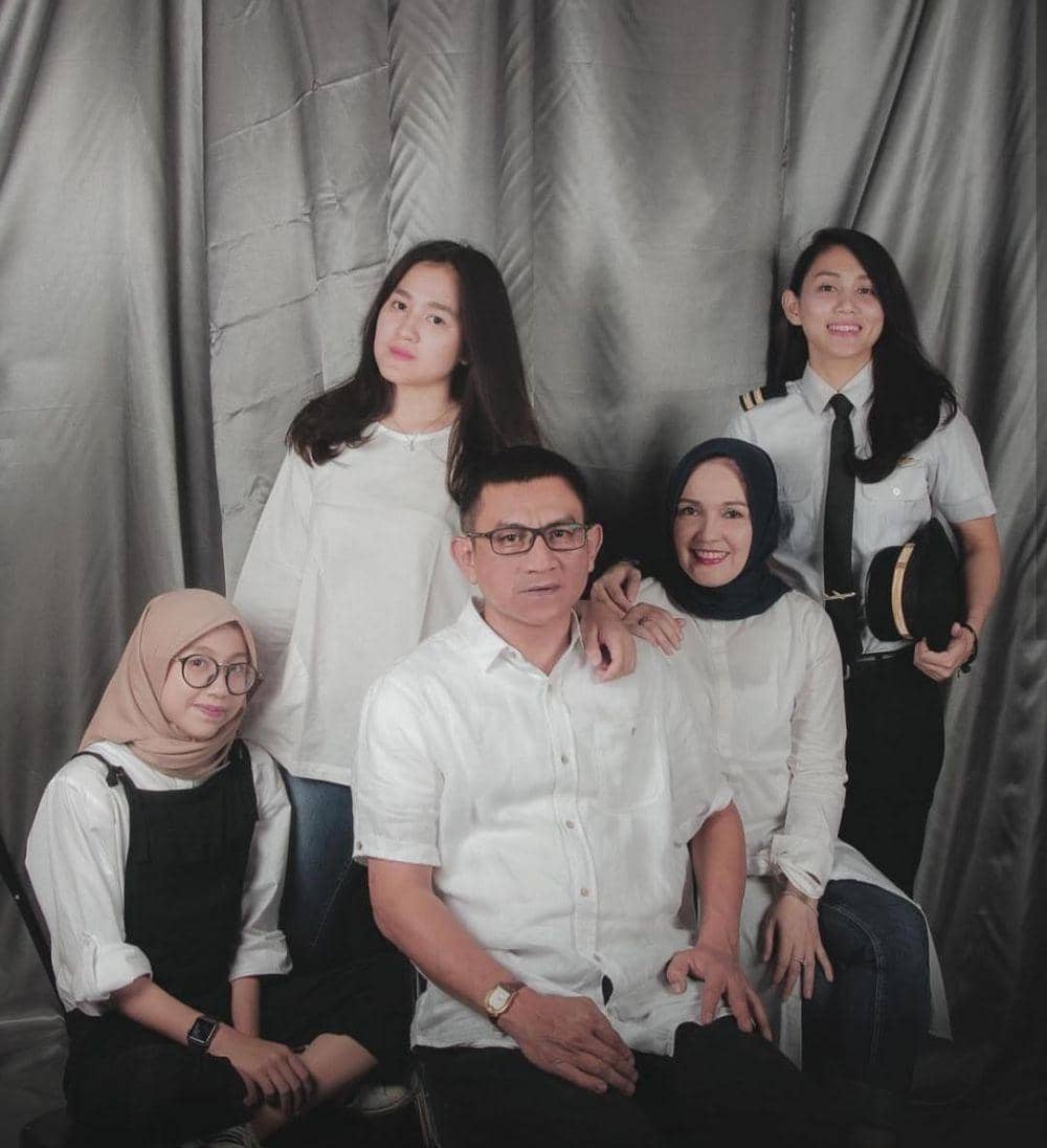 Instagram.com/@athirafarina