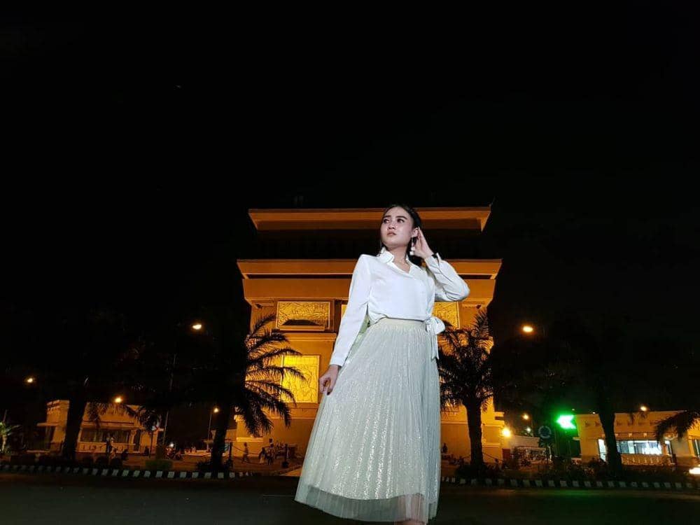 instagram.com/nellakharisma