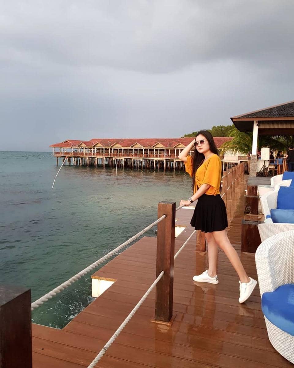 instagram.com/nellakharisma