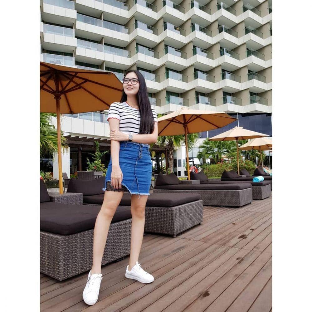 instagram.com/nellakharisma