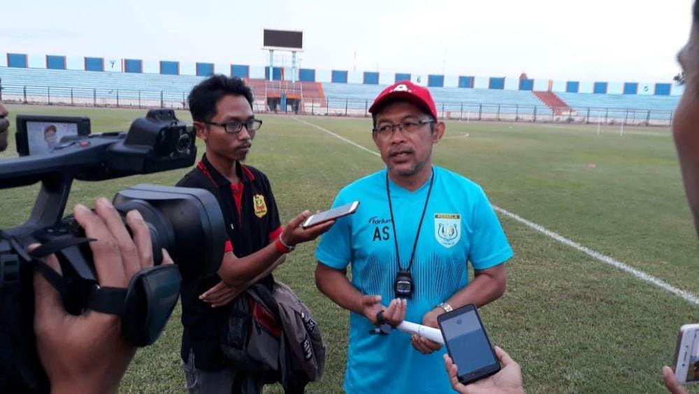 Aji Santoso saat masih melatih Persela Lamongan. IDN Times/ Imron