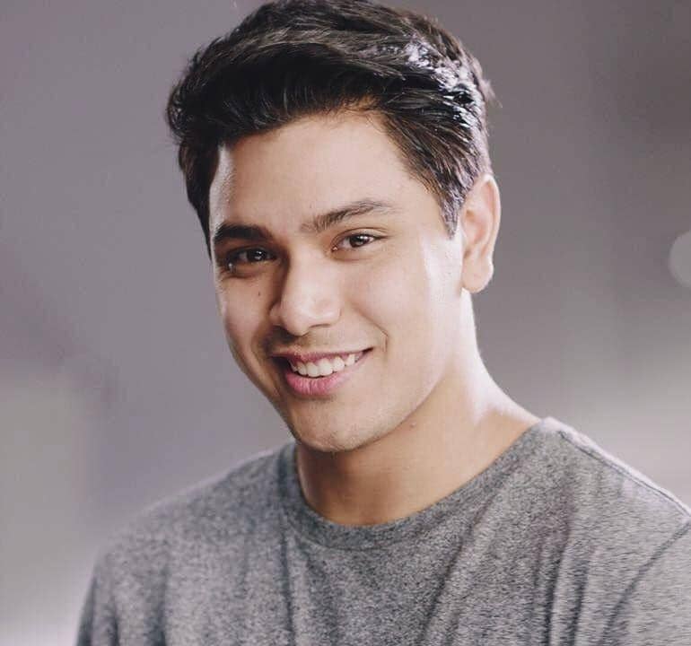 instagram.com/illopaz/