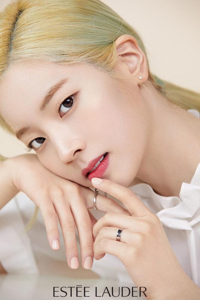 twitter.com/JYPETWICE