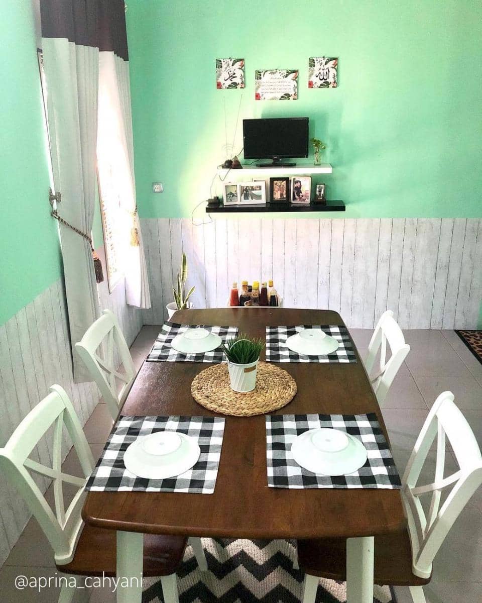 instagram.com/aprina_cahyani