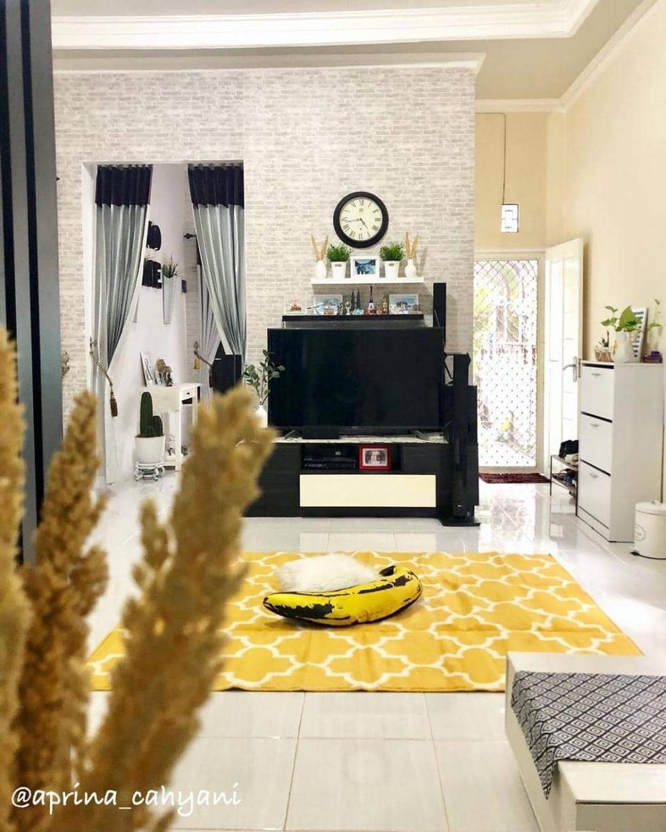 instagram.com/aprina_cahyani