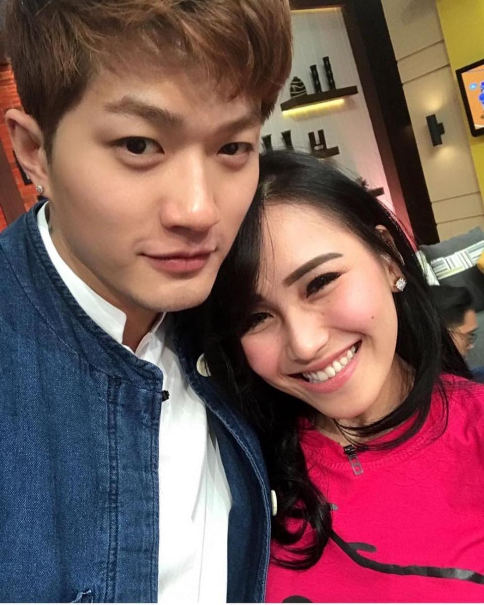 instagram.com/ayutingting92