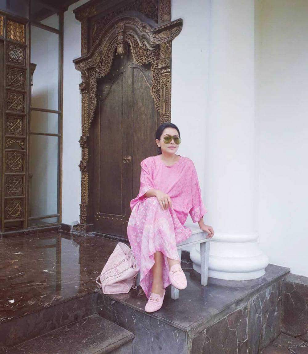 Instagram.com/mayangsaritrihatmodjoreal