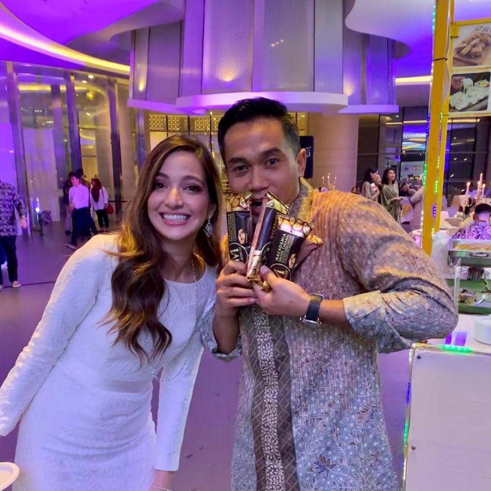 instagram.com/anindyabakrie