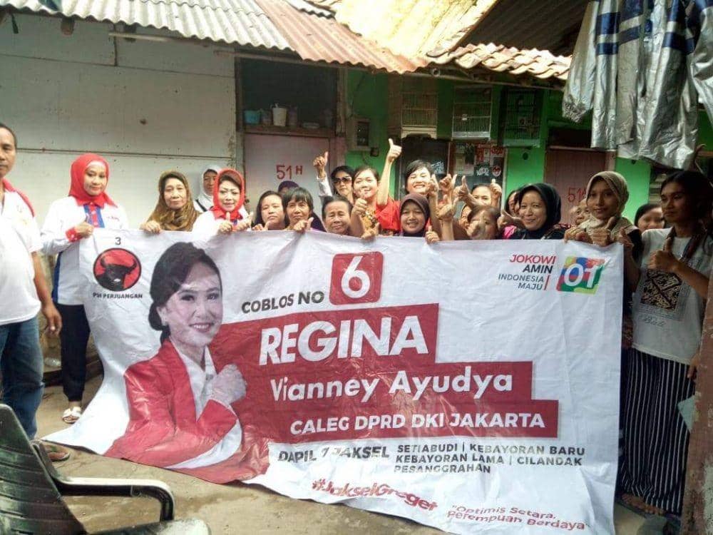 Facebook.com/regina.vianney