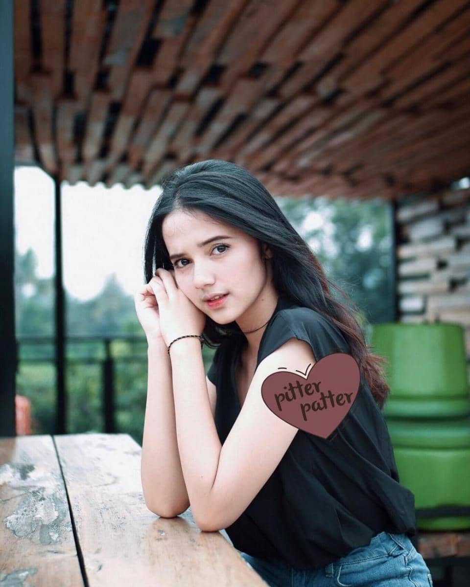 Instagram.com/rhesmanissa_