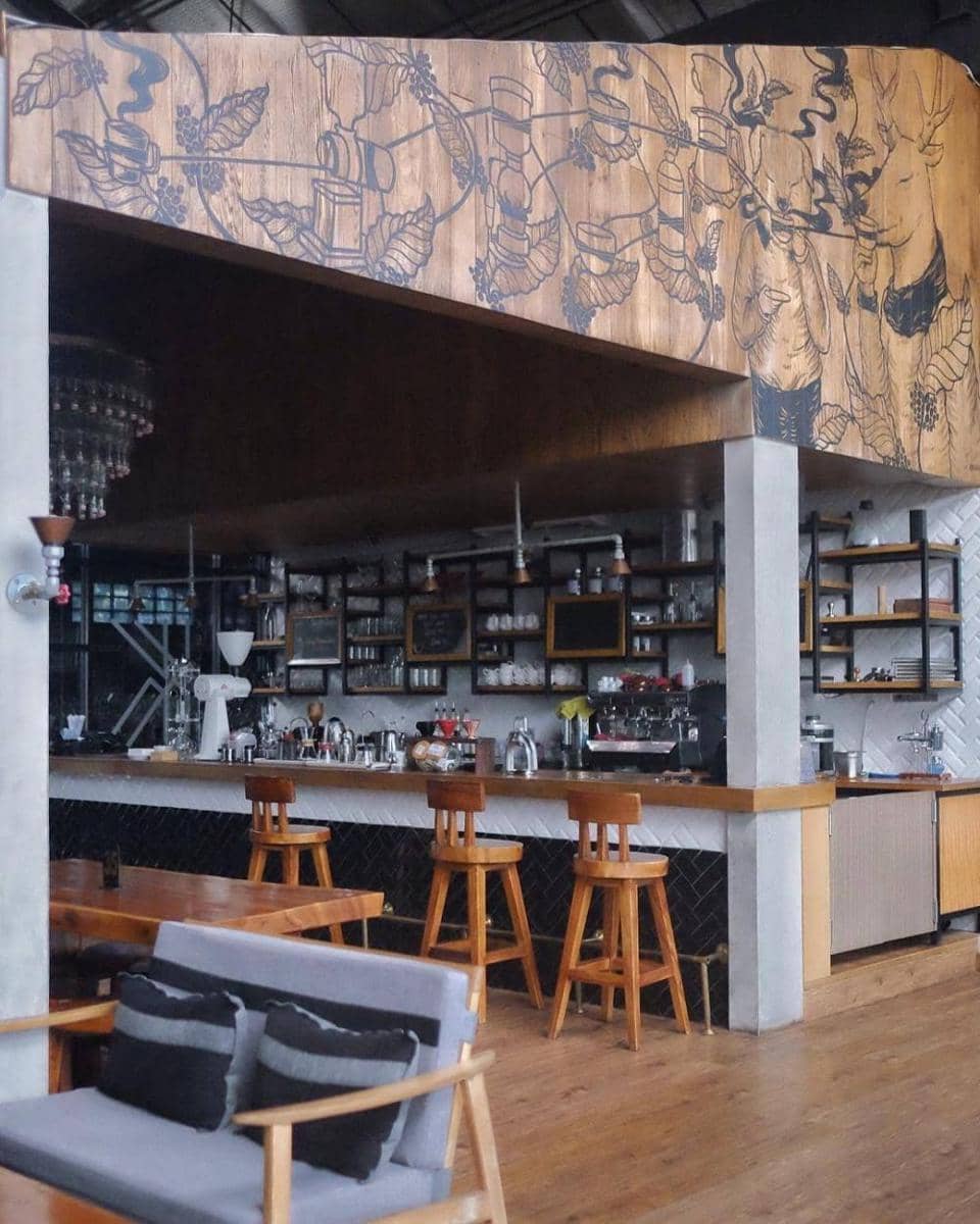 instagram.com/mona_darwin