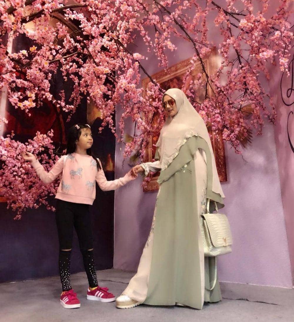 Instagram.com/mulanjameela1