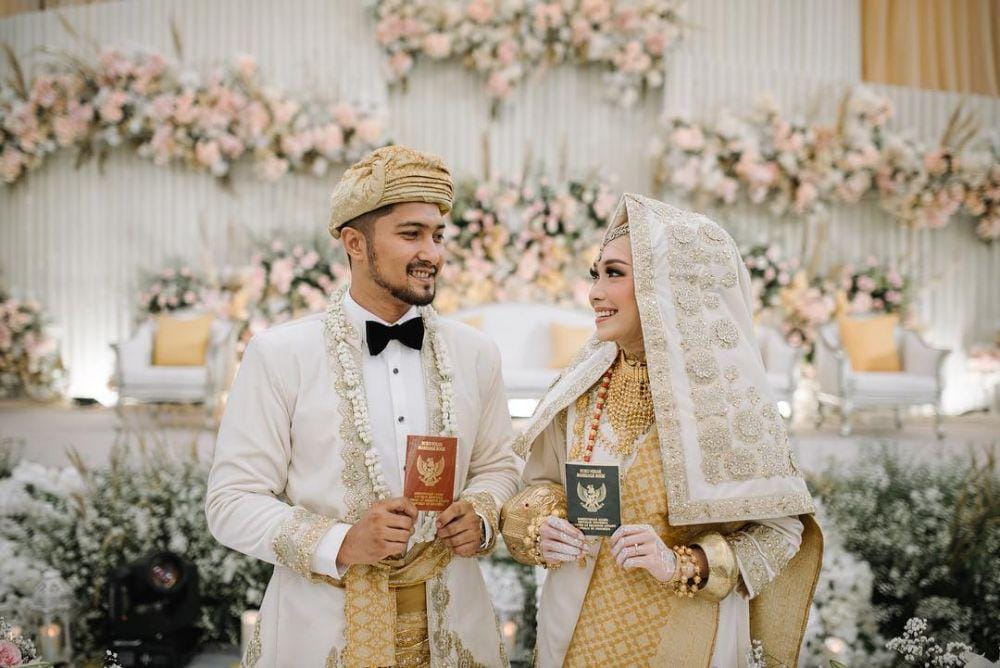 instagram.com/luthyasury