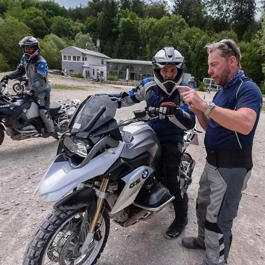 Instagram.com/ariwibowo_official