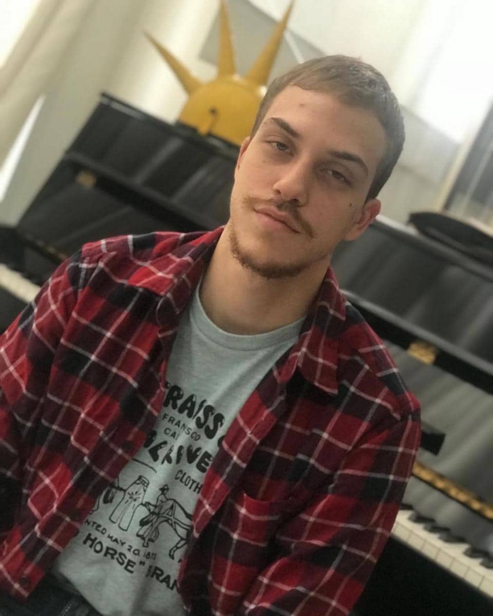 instagram.com/ayukhadijahazhari