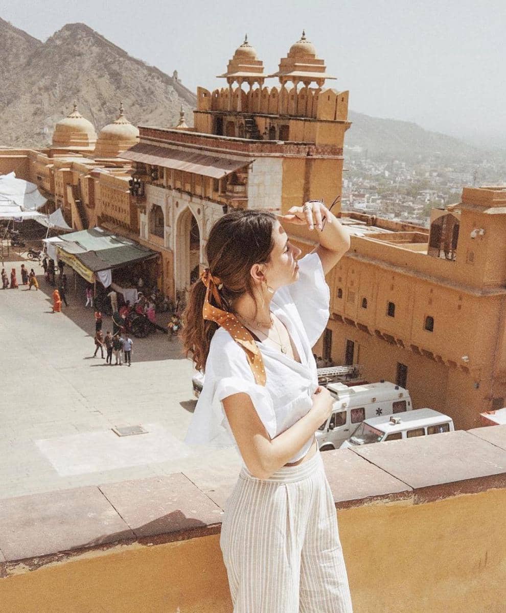 instagram.com/elenataber