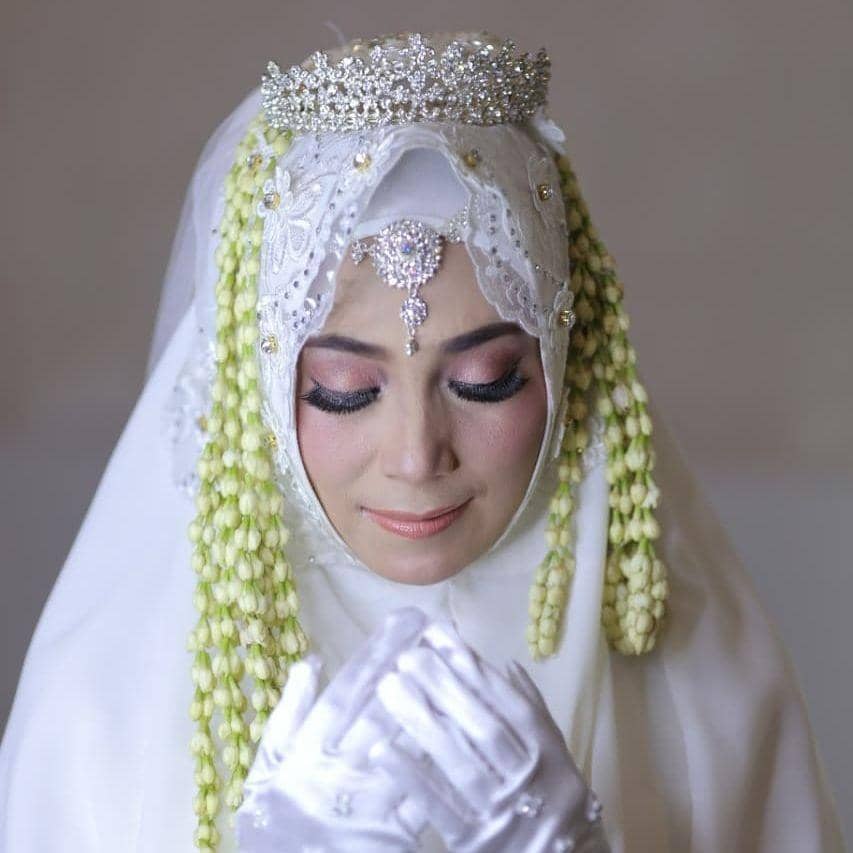 Instagram/dewiandfriend