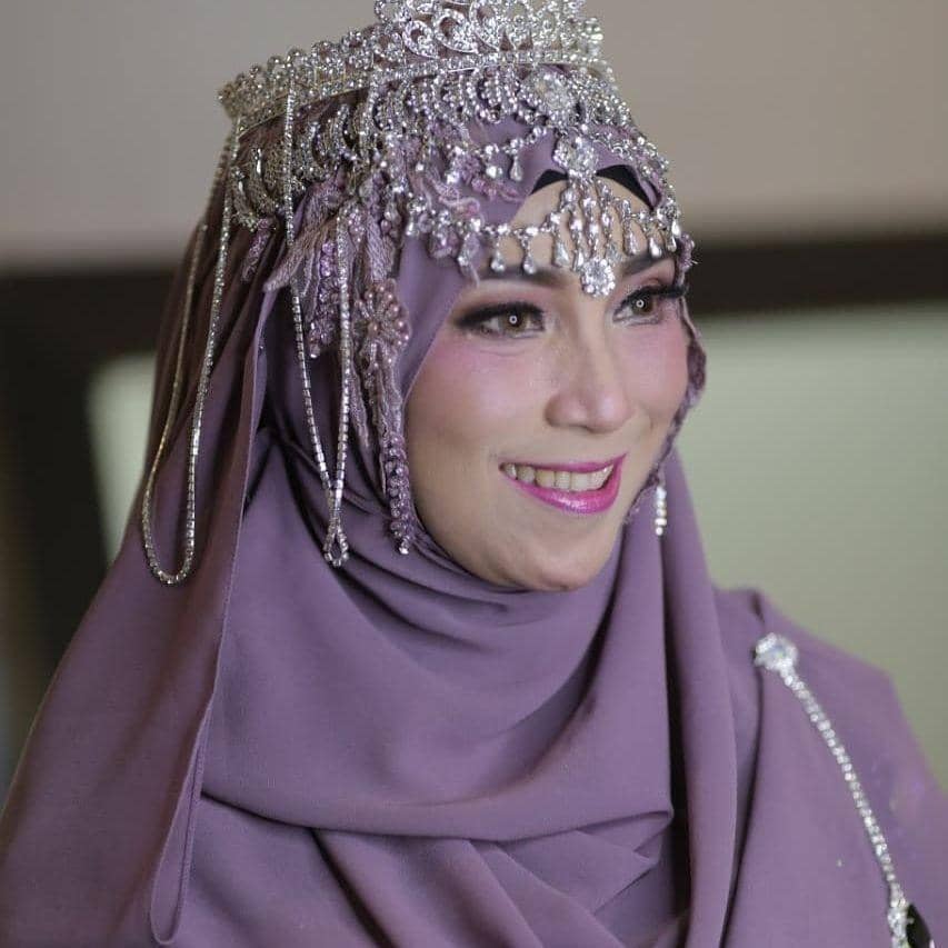 Instagram/dewiandfriend