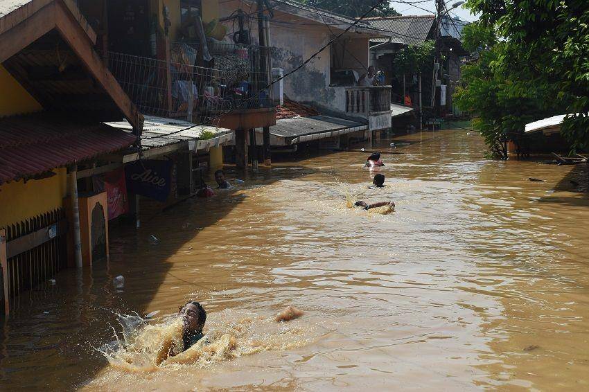 (Banjir Jakarta) ANTARA FOTO/Indrianto Eko Suwarso