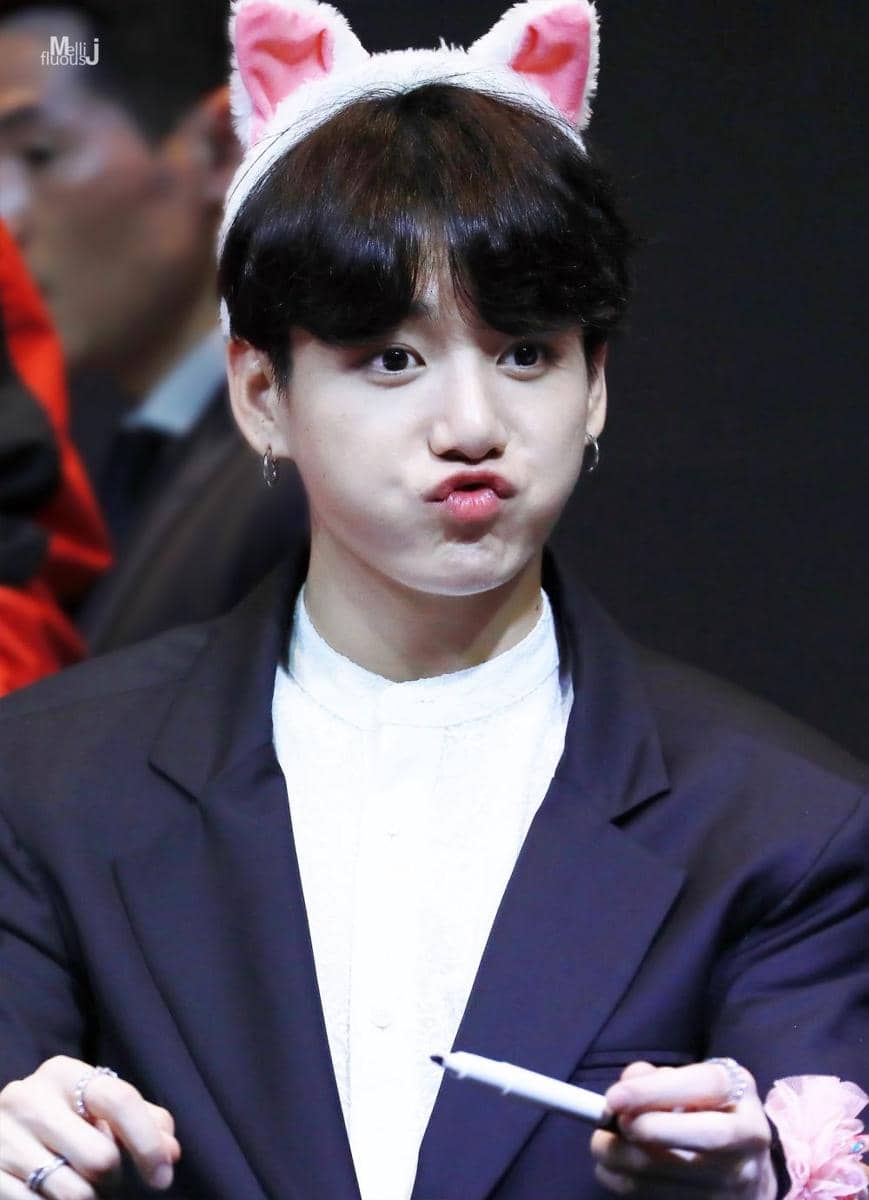 twitter.com/mellifluousJK