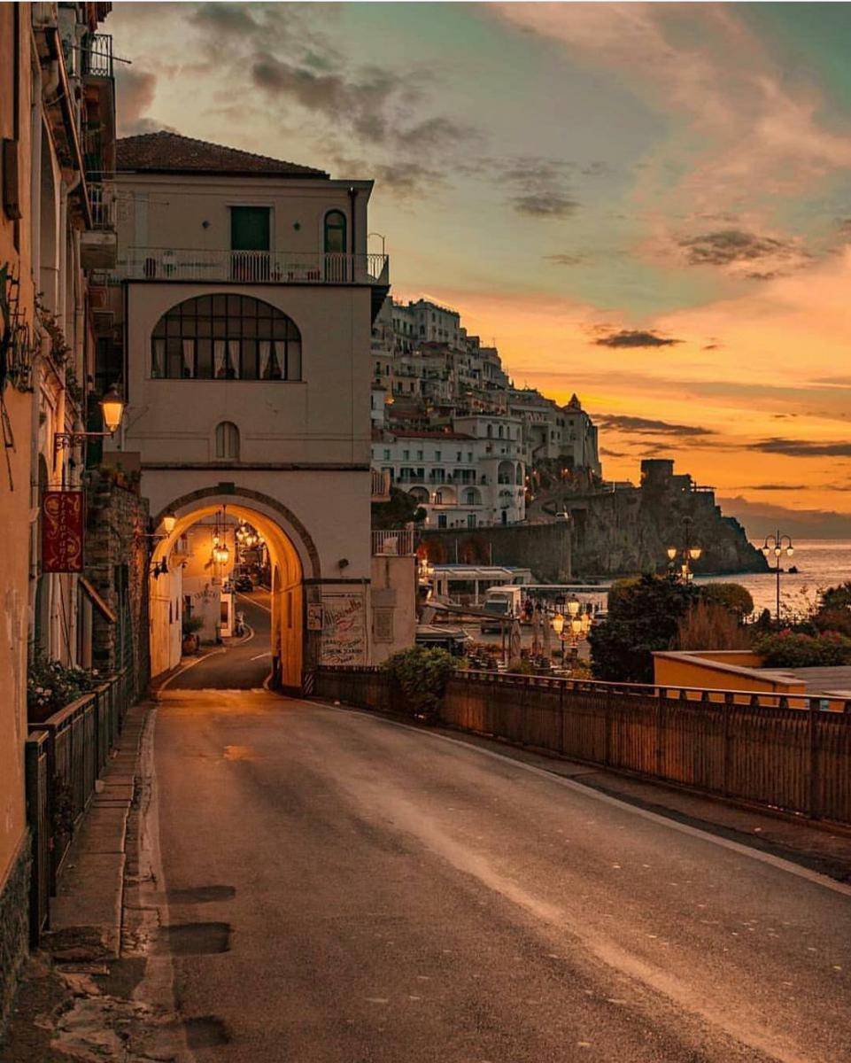 instragam.com/travellingthroughtheworld