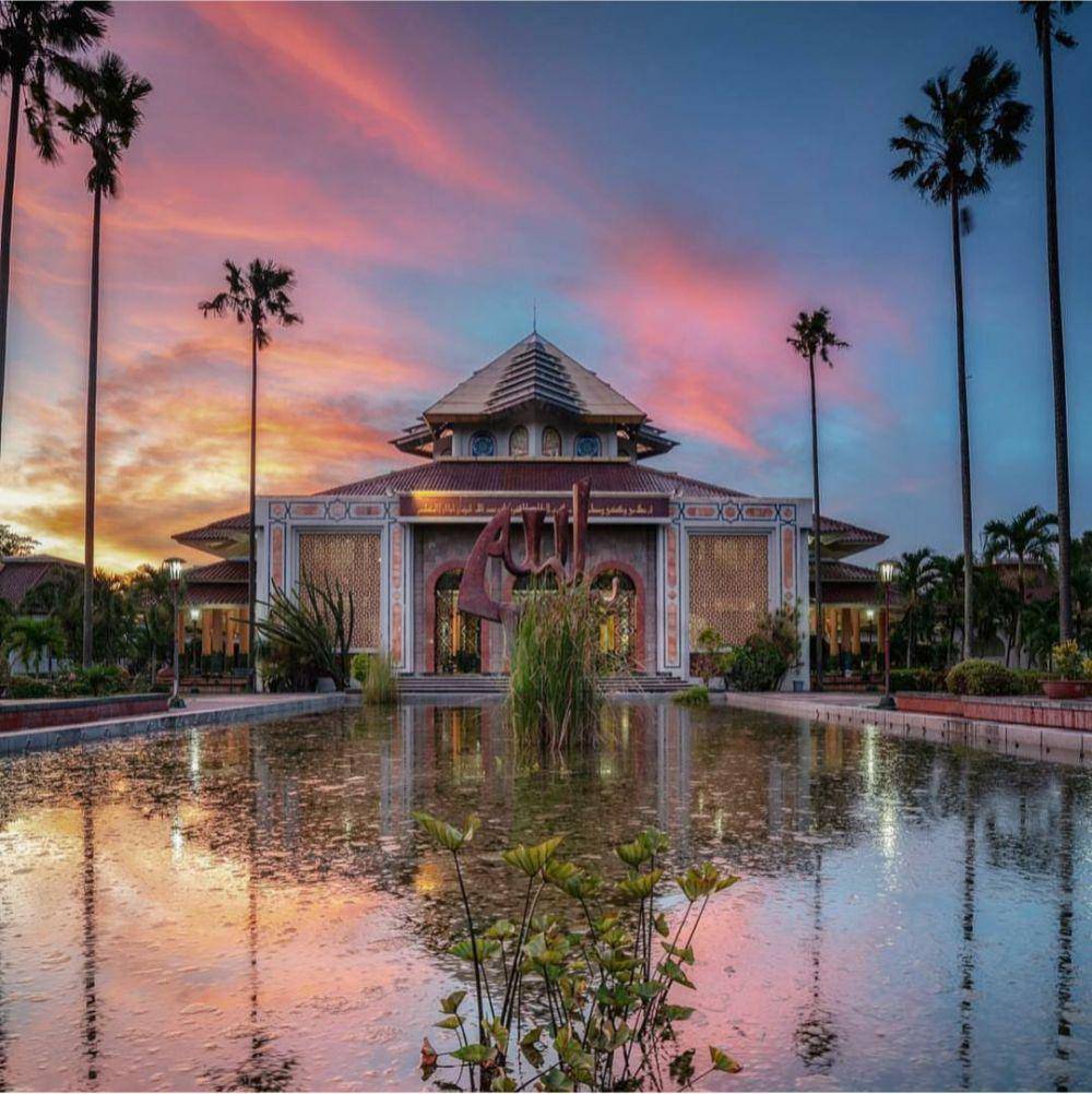 instragam.com/sunsetsunriseindonesia