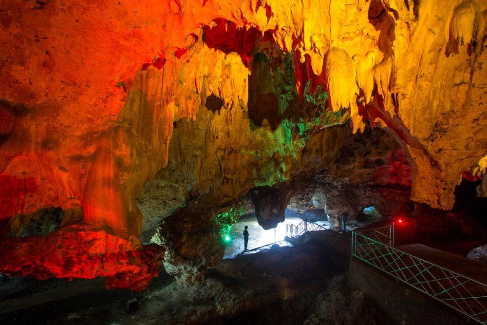 shutterstock.com/naufalilham